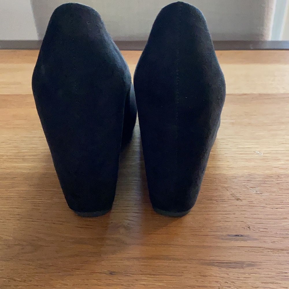 Woman’s shoes - Picture 3 of 7